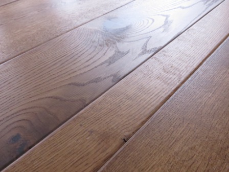 MISCHBREITE MIT HANDVEREDELTER FASE